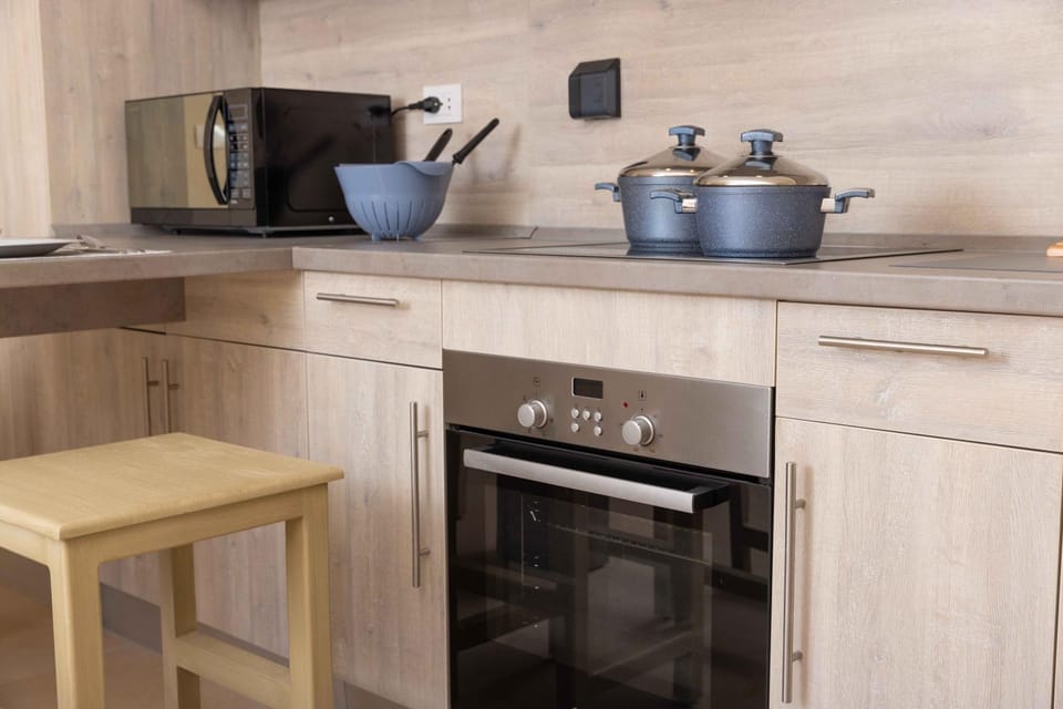 Coffee/tea facilities, Kitchen or kitchenette, pet friendly, stove