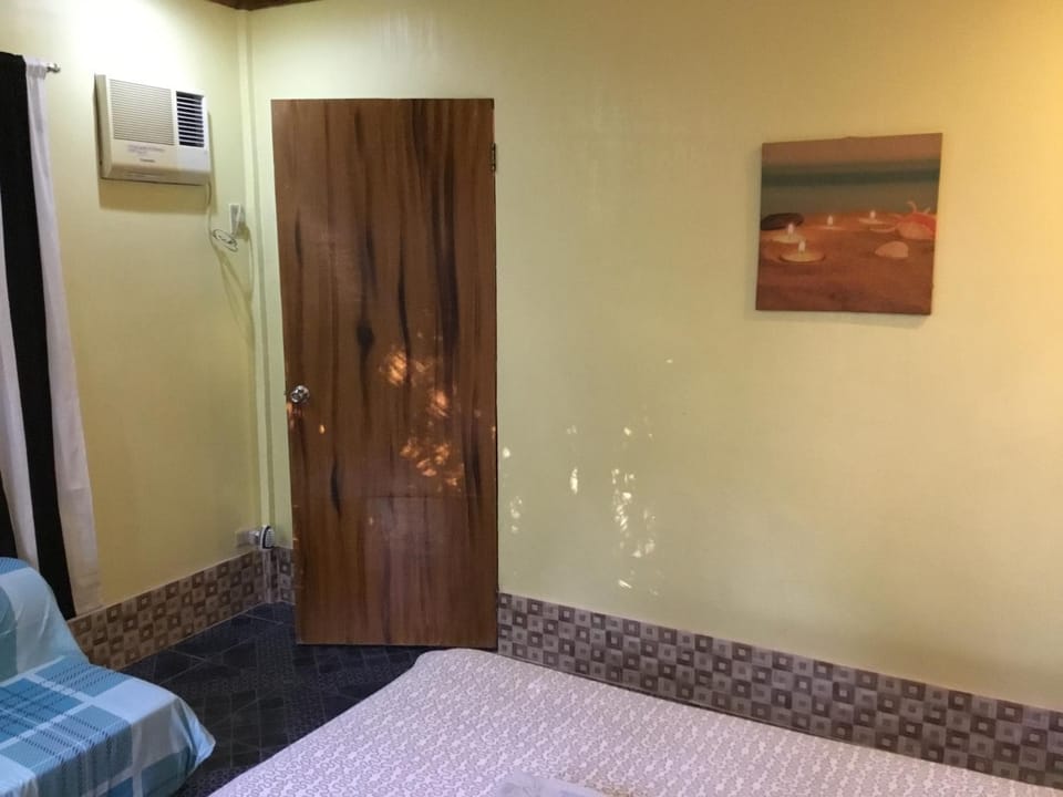 Sun & Sea Home Stay House in Central Visayas