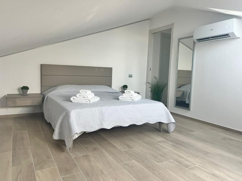 Bed, Photo of the whole room, Bedroom, towels, wardrobe