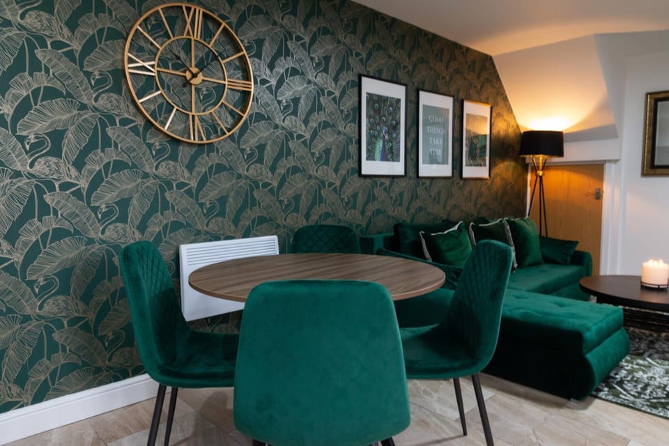 2 Flats - Opposite Principality Stadium Apartment in Cardiff