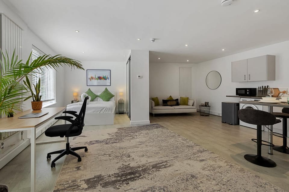 Living room, Seating area, Dining area, internet, oven, pet friendly, stove