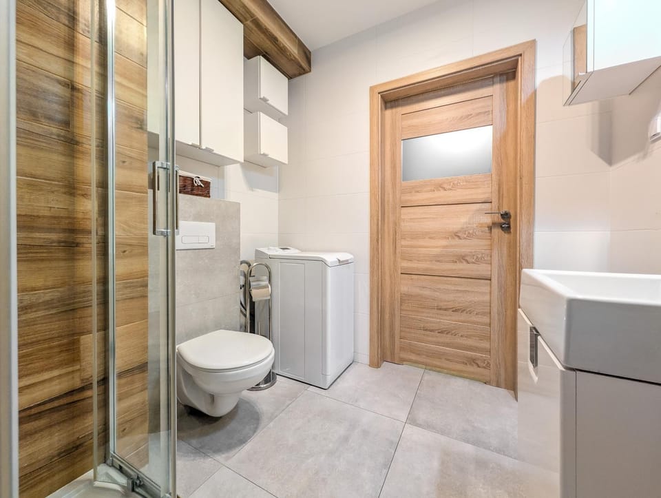 Toilet, Bathroom, washing machine