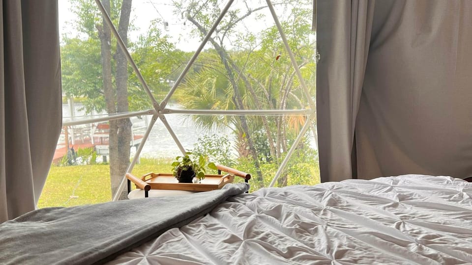 Day, Natural landscape, View (from property/room), Bedroom, Lake view