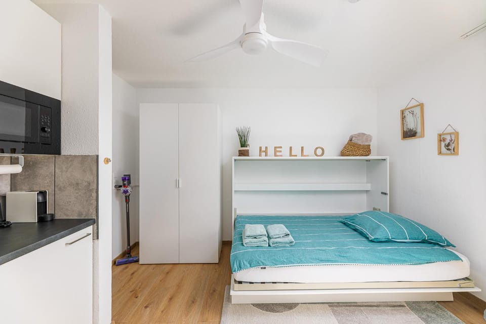 Bed, Decorative detail, Bedroom, wardrobe