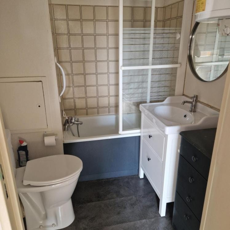 Toilet, Bathroom, Bath