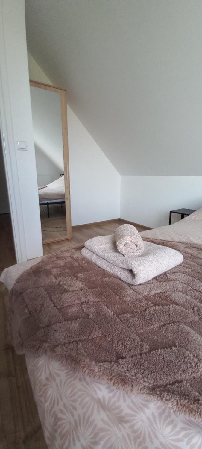 Bed, Photo of the whole room, Bedroom, towels