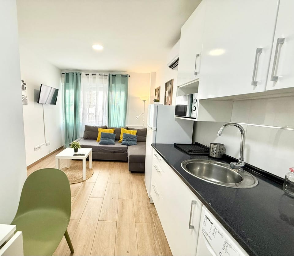 Metro Avenida de America 04 AMCH Hospedaje Apartment in Madrid