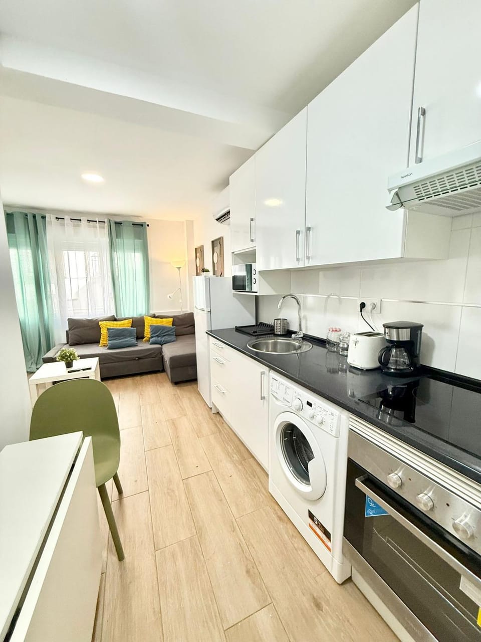 Metro Avenida de America 04 AMCH Hospedaje Apartment in Madrid