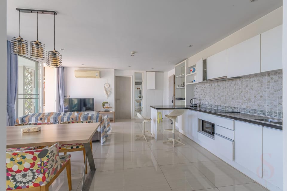Atlatis condo 2 bedroom Apartment in Pattaya City