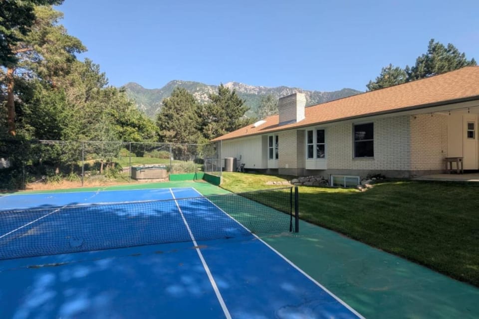 Tennis court