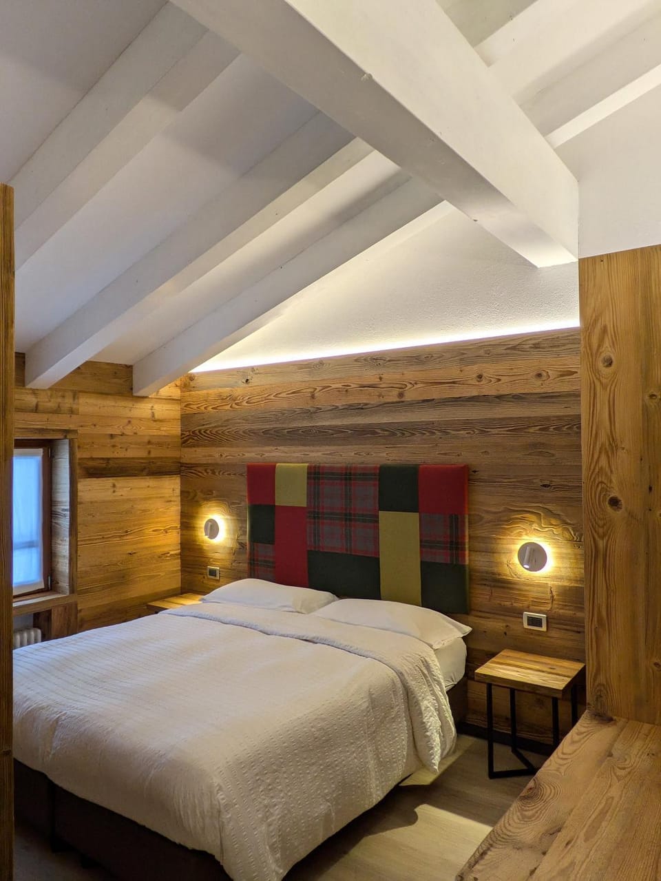 Bed, Decorative detail, Bedroom