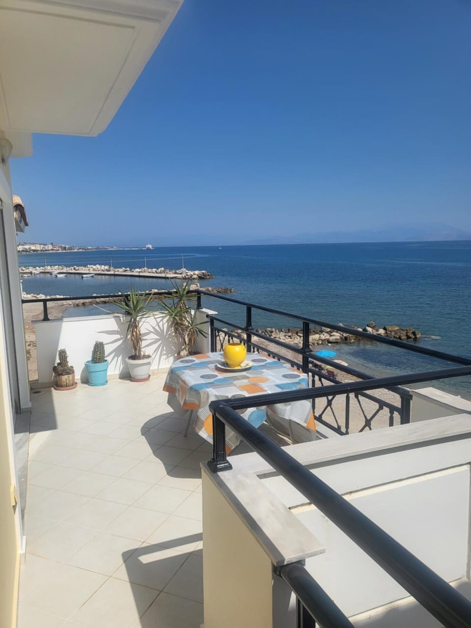 Διαμέρισμα "LENIA" μπροστά στην θάλασσα! Apartment in Peloponnese Region
