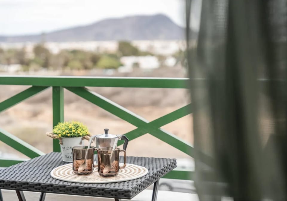 Balcony/Terrace, Mountain view