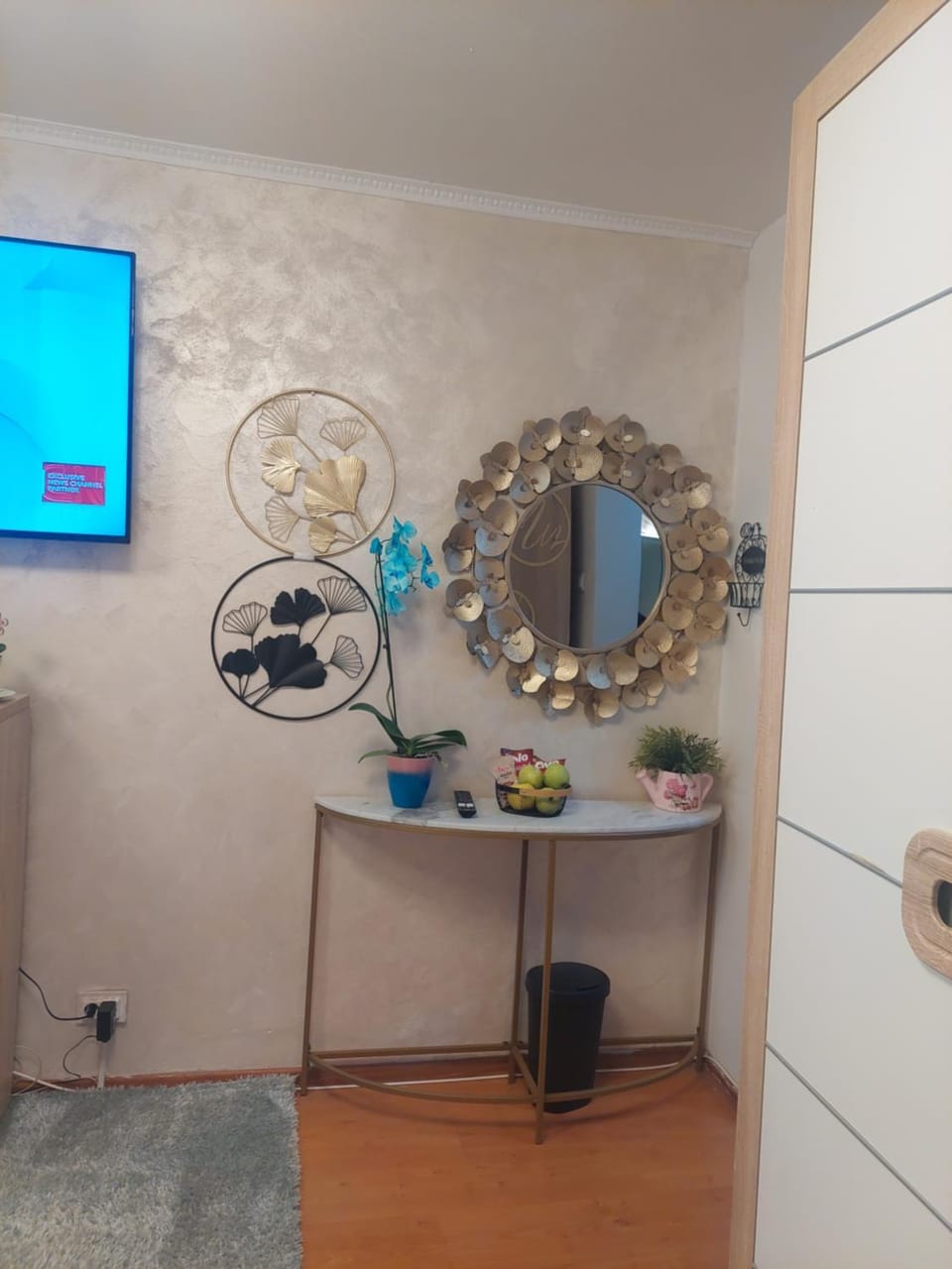 Turquoise Apartment in Bucharest