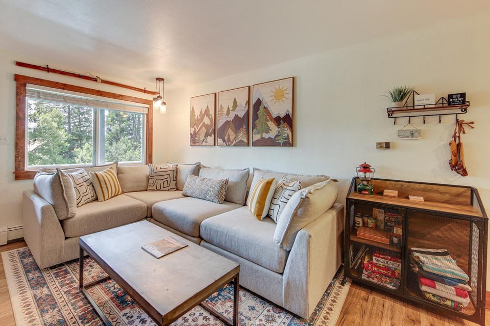 Dine, Shop & Shuttle to Resort: Winter Park Haven! House in Fraser