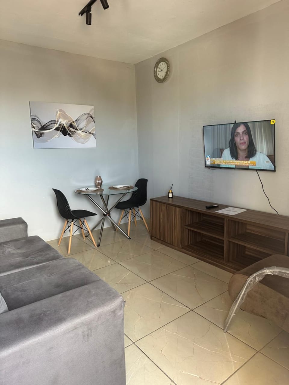 AP inteiro no Brás lado igrejas e comércio andar alto Estacionamento a combinar Apartment in Sao Paulo City