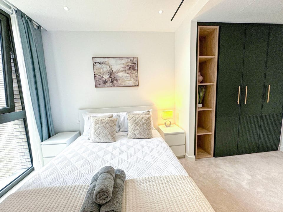 Bed, Bathroom, View (from property/room), Decorative detail, Bedroom, towels, wardrobe