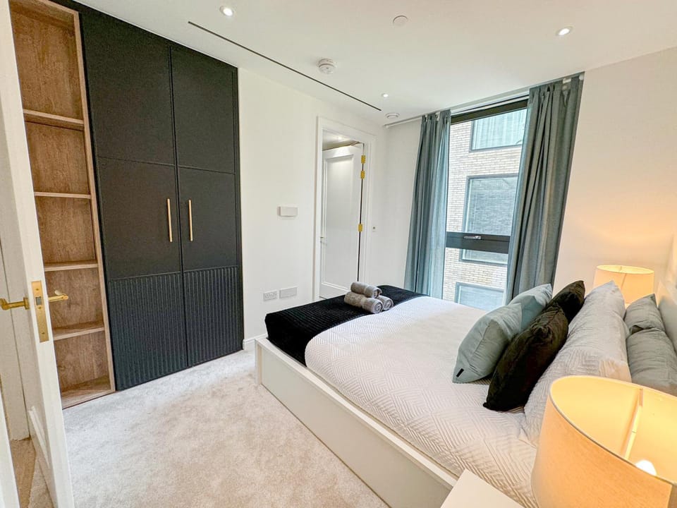 Bed, Bathroom, View (from property/room), Photo of the whole room, Bedroom, towels, wardrobe