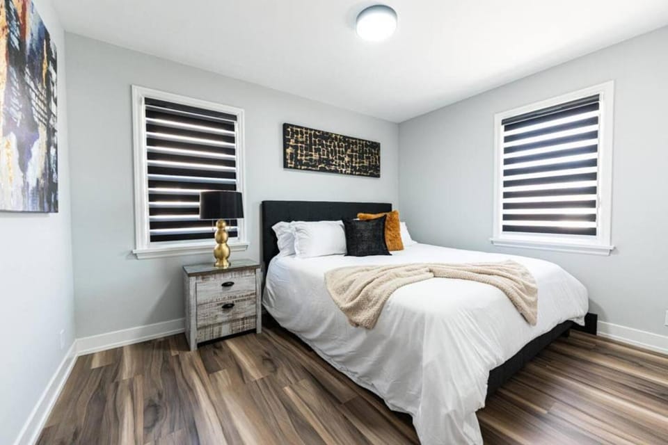 Bed, Photo of the whole room