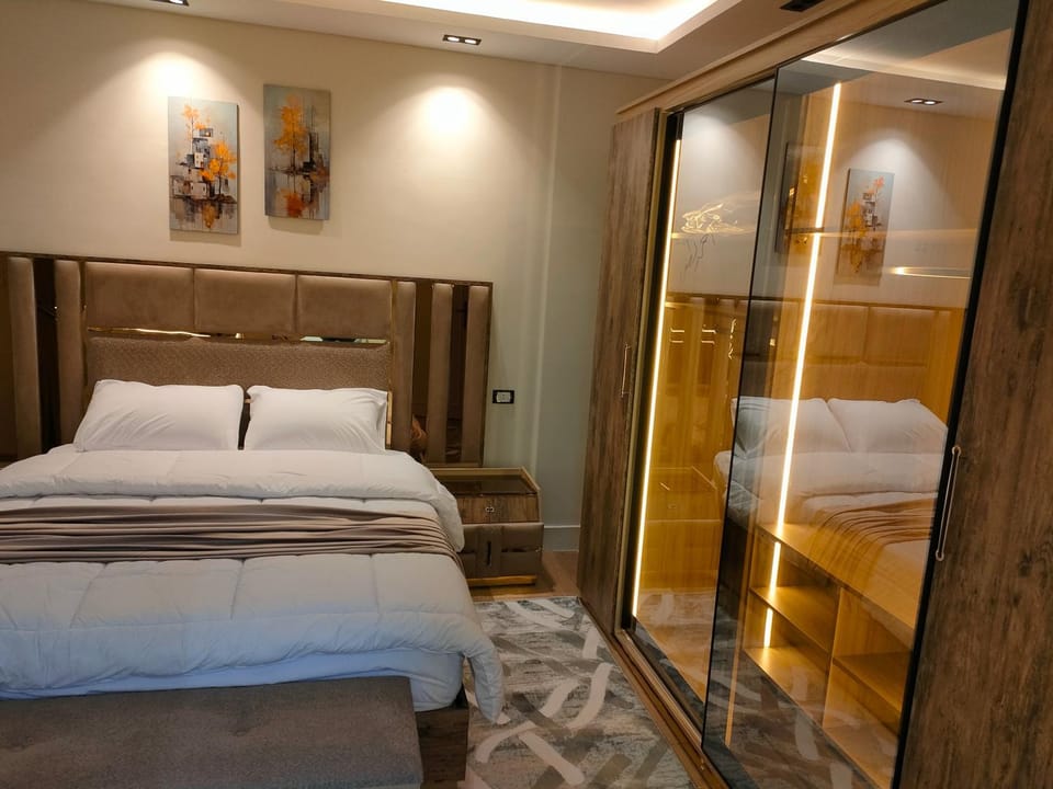 شقه فندقيه أمام سيتى ستارز وفندق الانتركونتنال مباشره مدينة نصر Apartment in Cairo Governorate