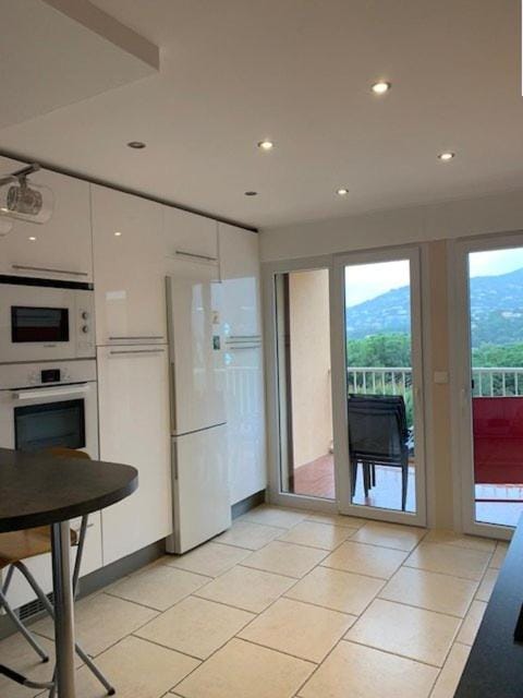 Bel appartement climatisé vue mer Apartment in Cavalaire-sur-Mer