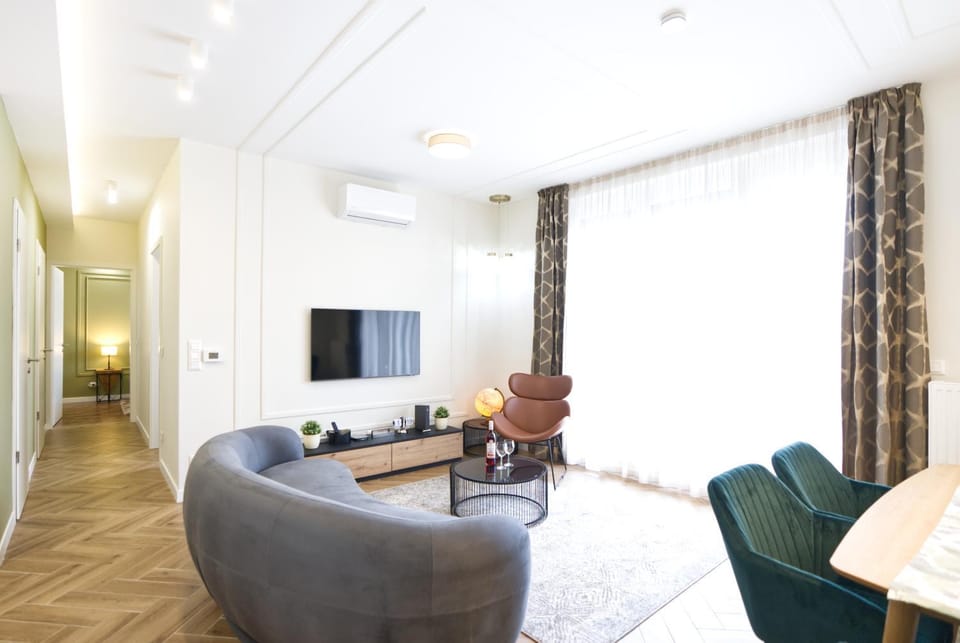TV and multimedia, Living room, air conditioner