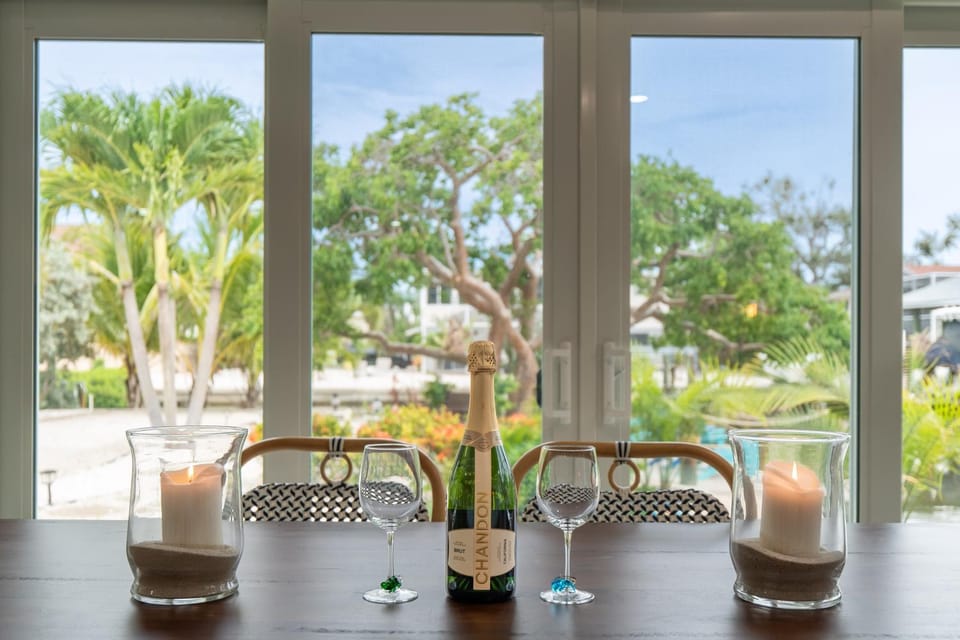 Guss Getaway by Sun Palace Vacations House in Estero Island