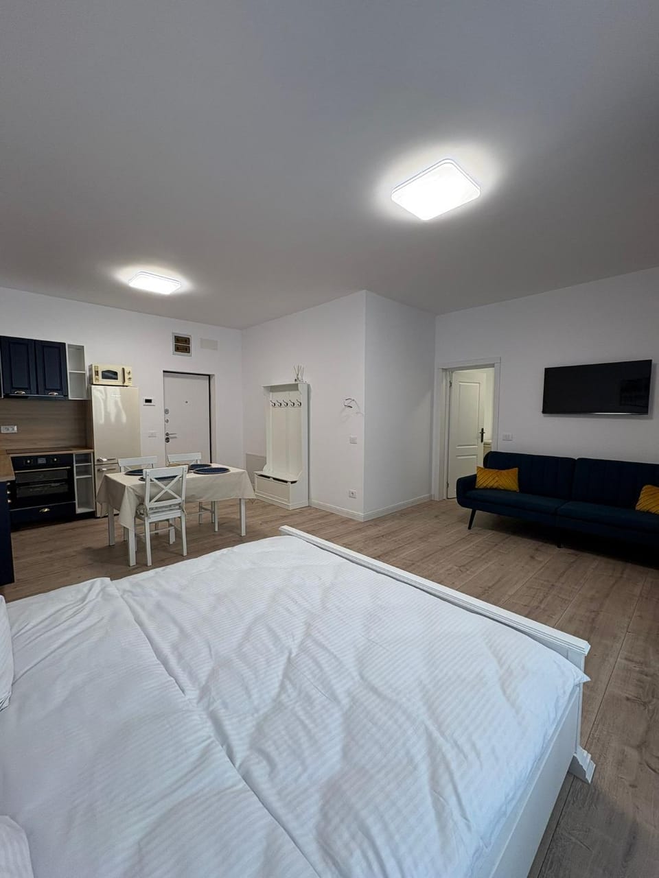 Bed, Photo of the whole room