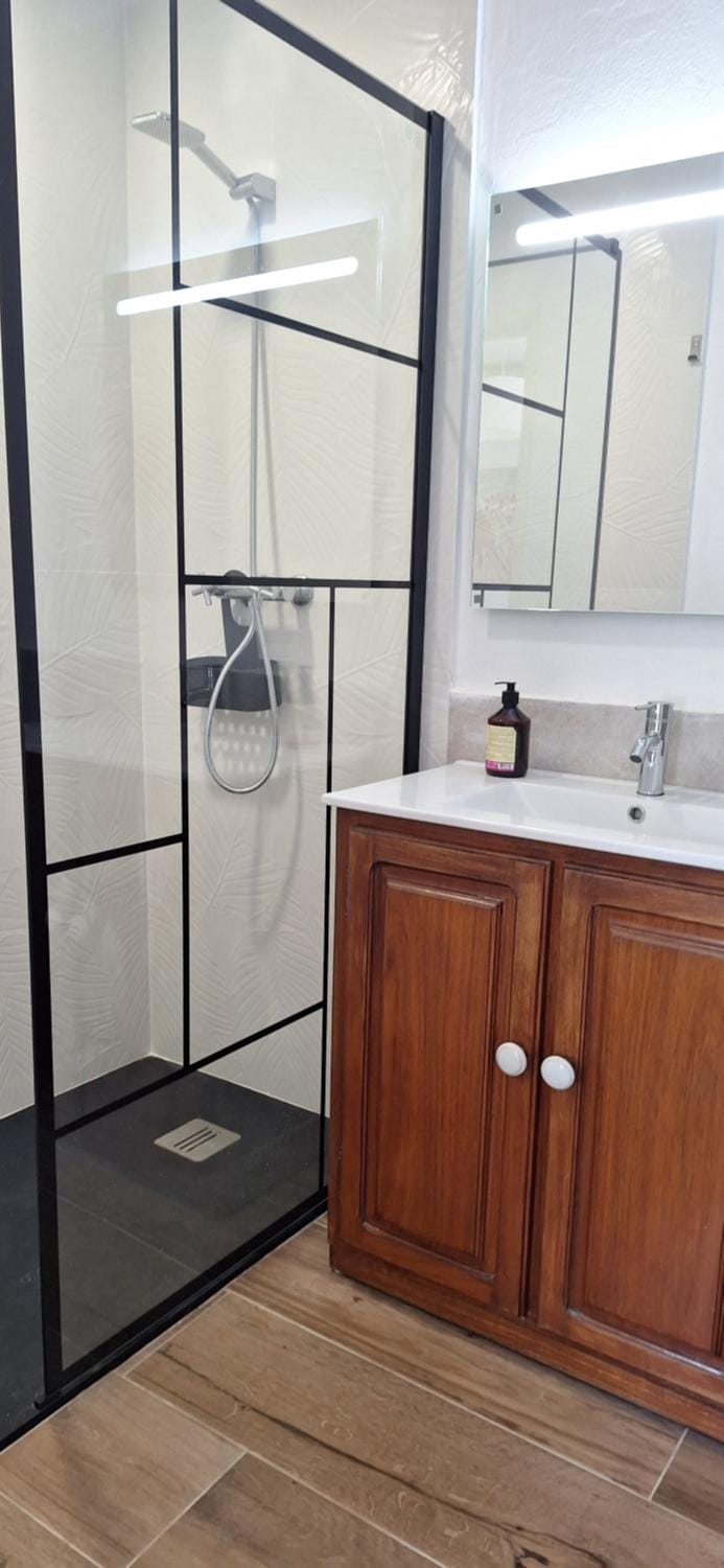 Shower, Bathroom