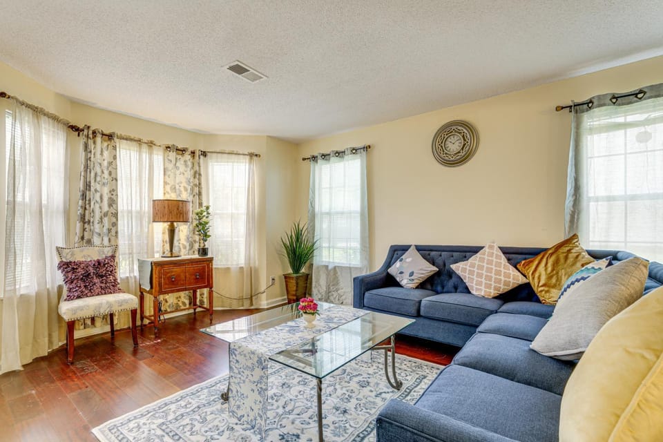 Spacious Home w/ Patio: 8 Mi to Dtwn Decatur House in Georgia