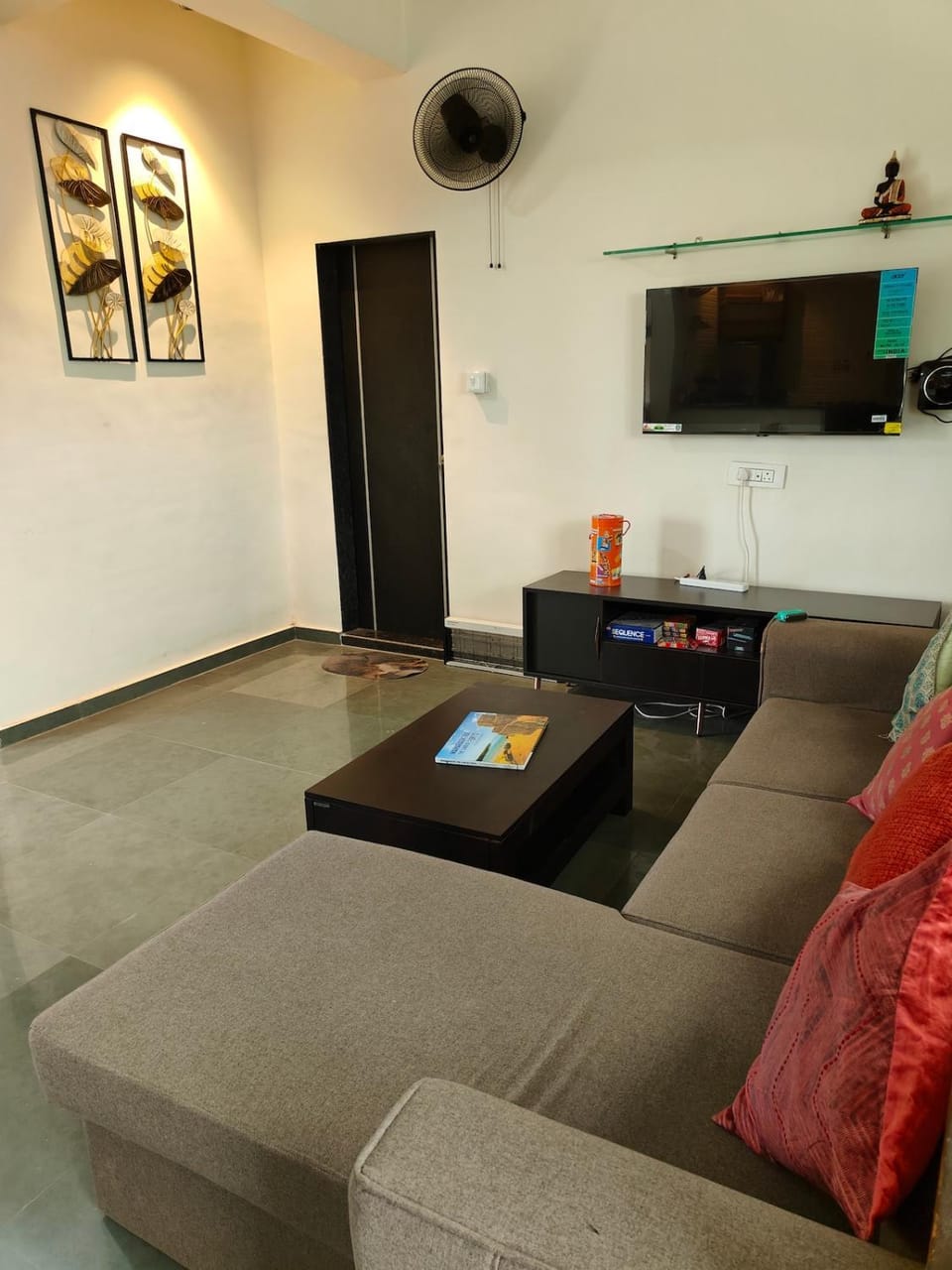 Communal lounge/ TV room