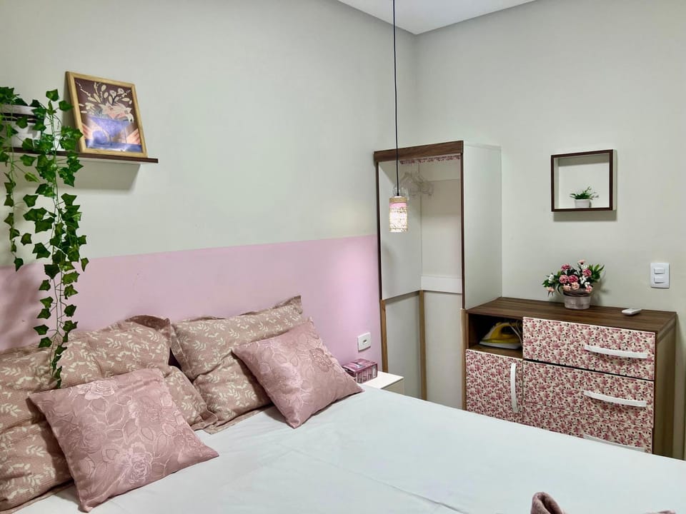 Bedroom, locker