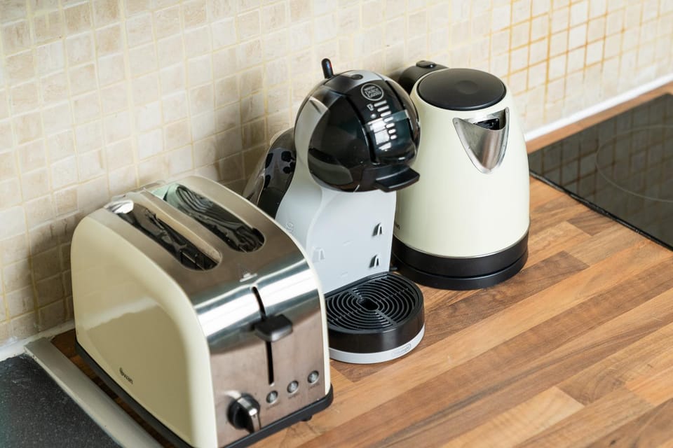 Coffee/tea facilities, Kitchen or kitchenette, toaster