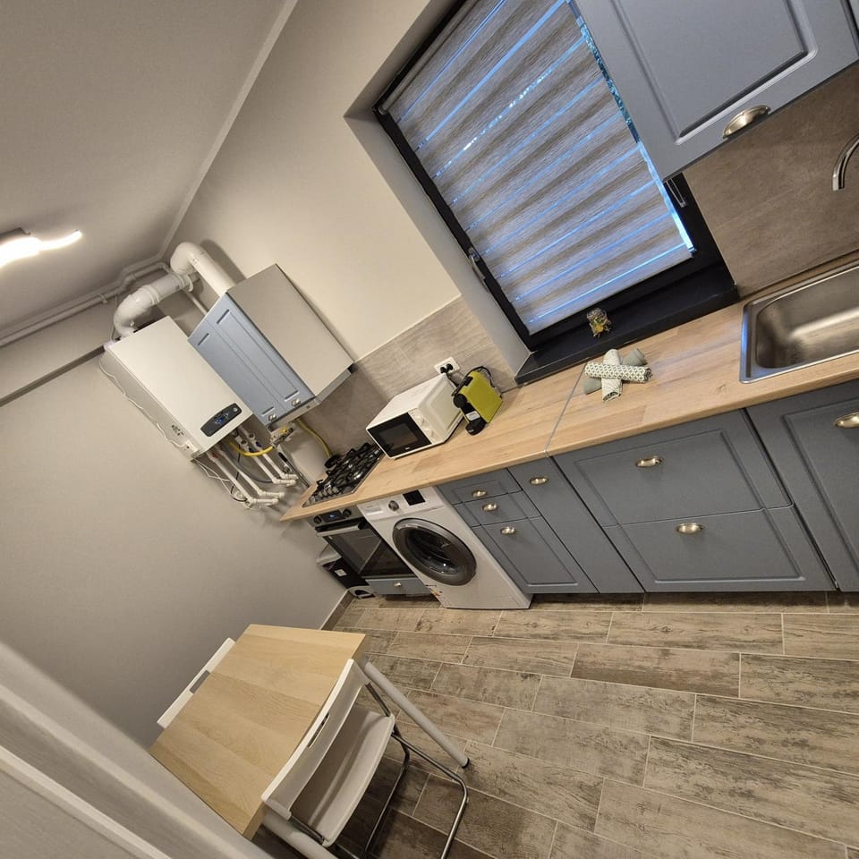 Kitchen or kitchenette, oven, stove