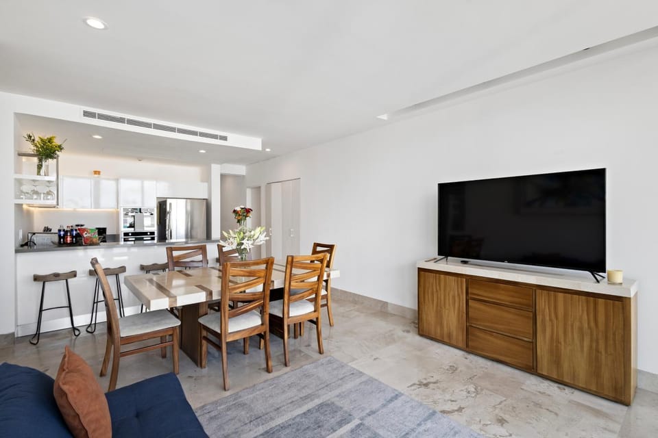 TV and multimedia, Kitchen or kitchenette, Living room, Dining area