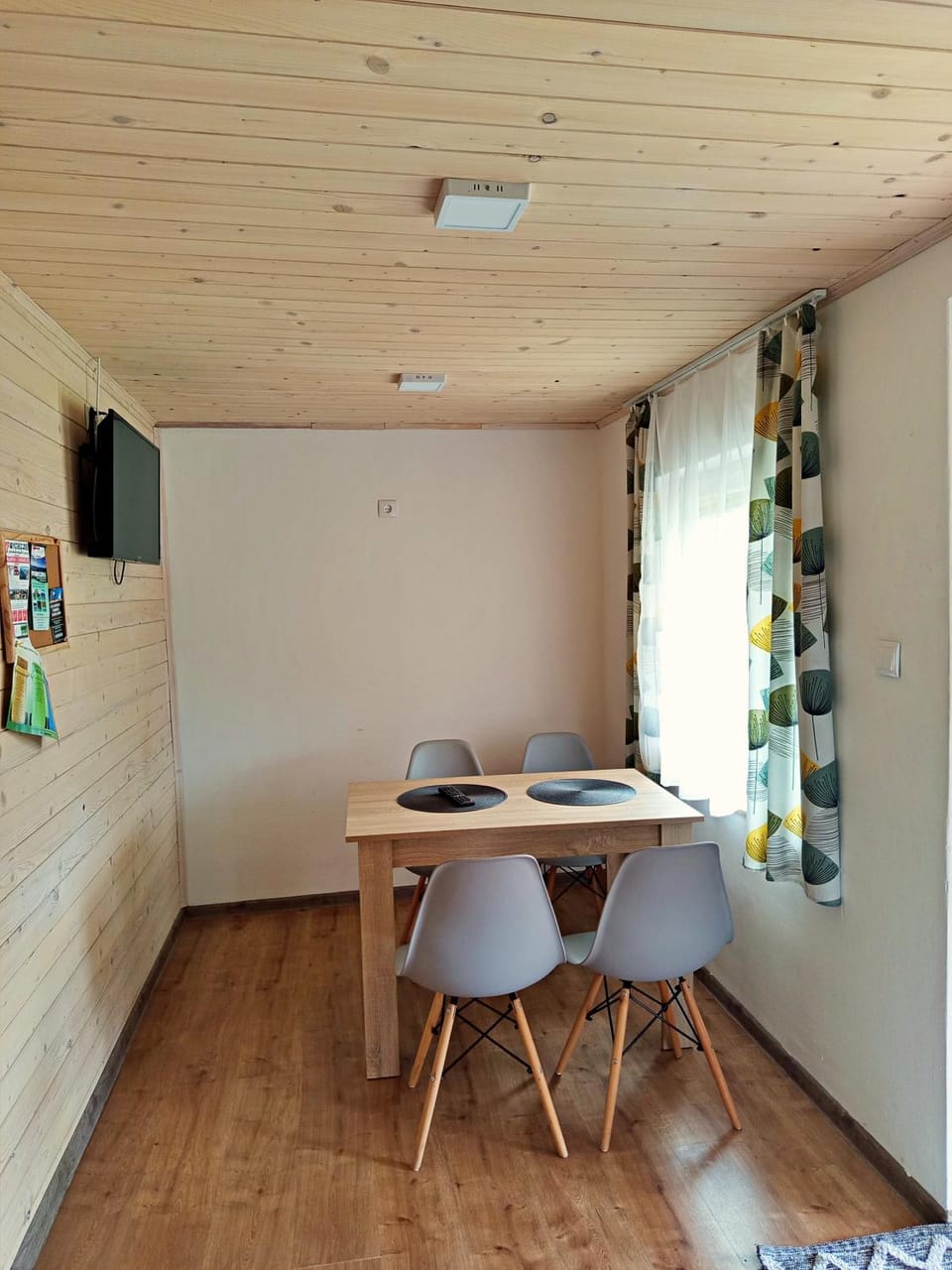 TV and multimedia, Dining area