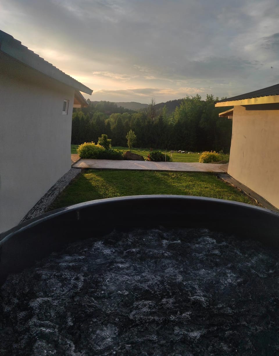 Domki letniskowe Widokówka Zawóz nad jeziorem Bieszczady Nature lodge in Poland