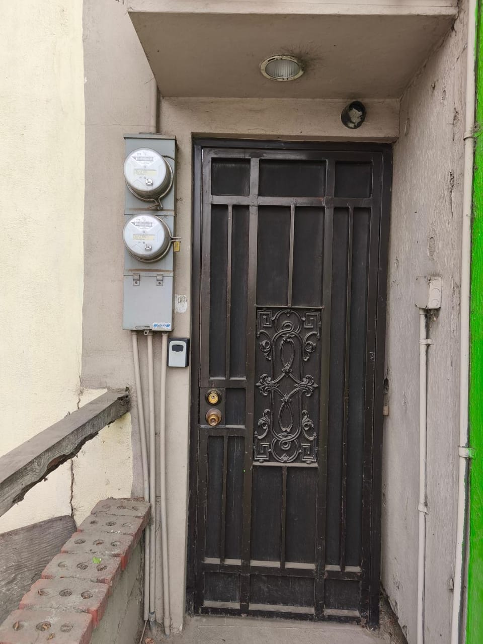 Facade/entrance