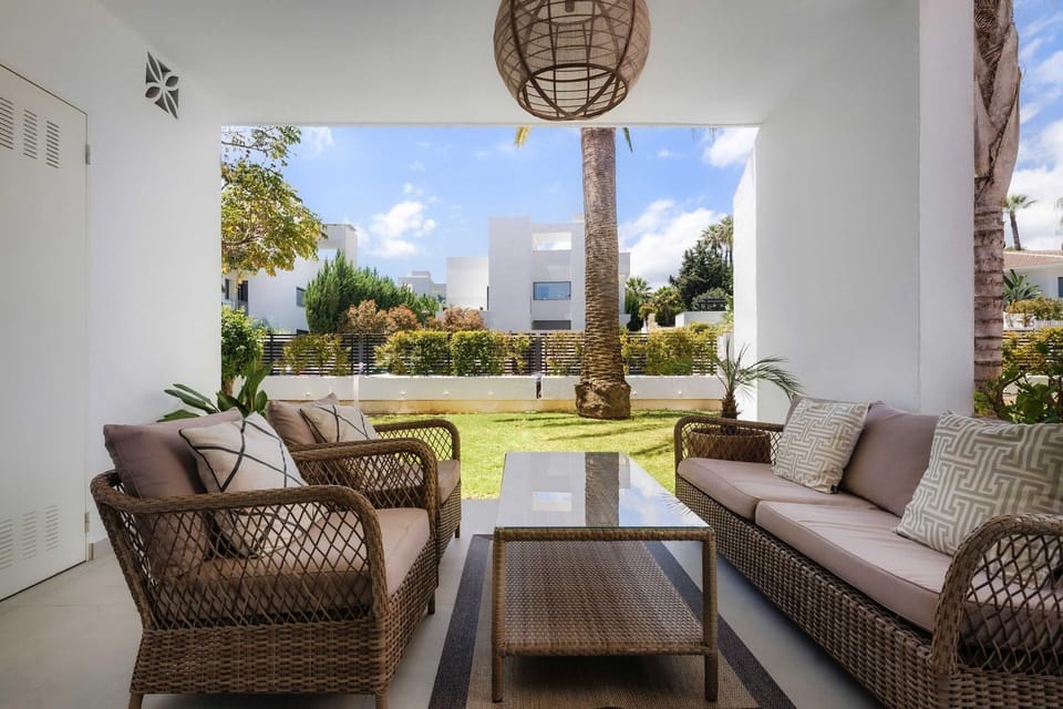 Patio, Balcony/Terrace, Seating area