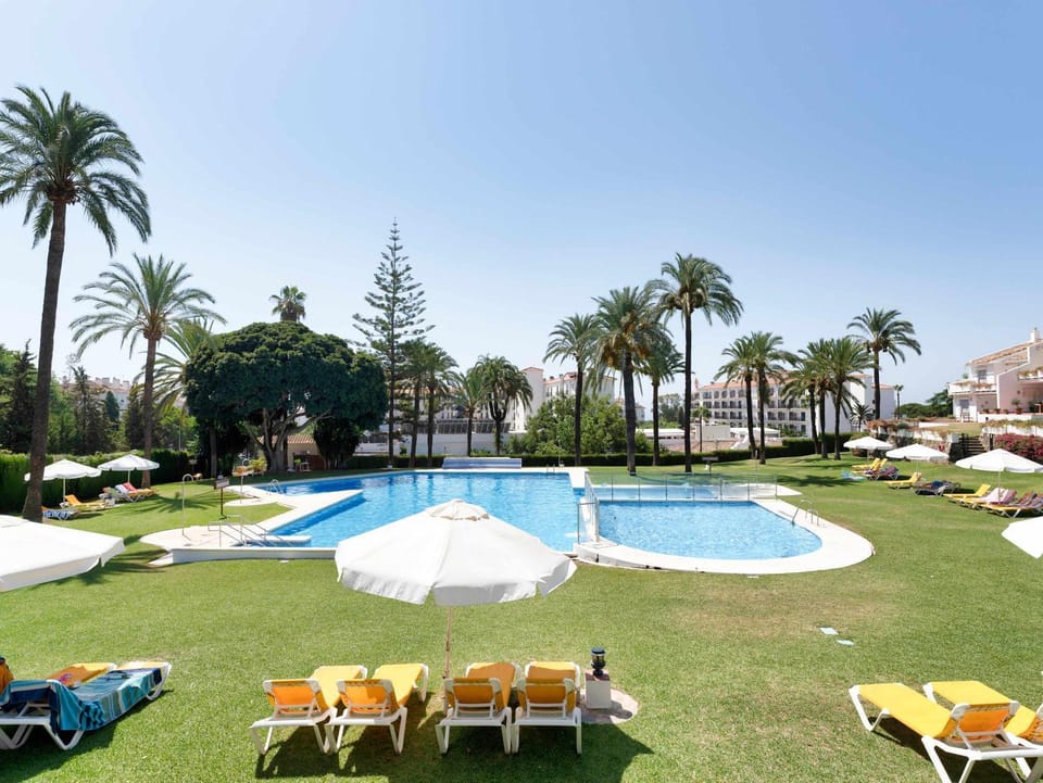 Day, Natural landscape, Garden, Garden view, Pool view, Swimming pool, sunbed