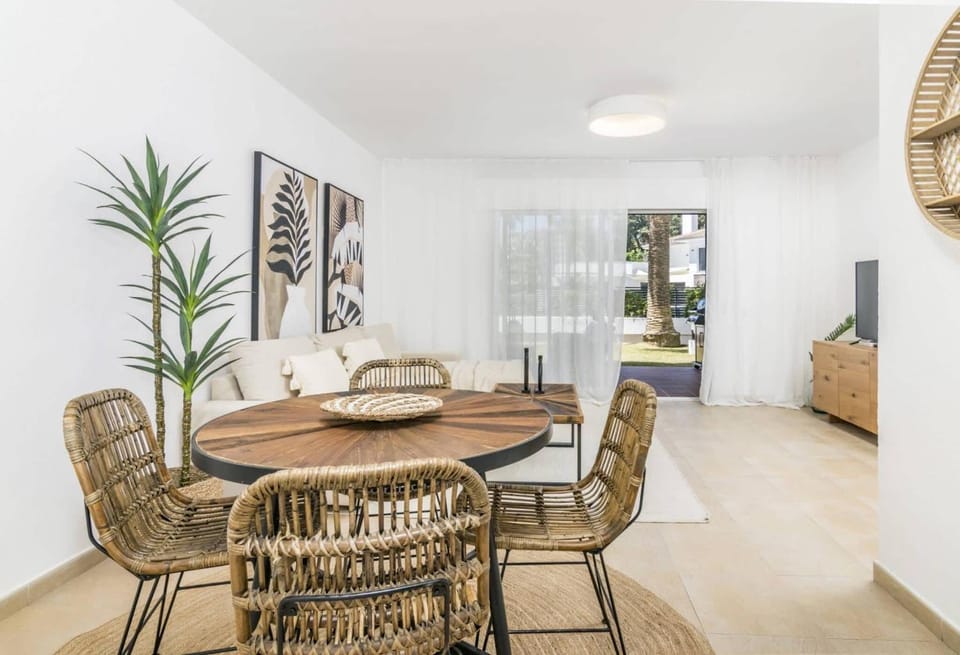 Garden suites 48 walking distance Puerto Banus Apartment in Marbella