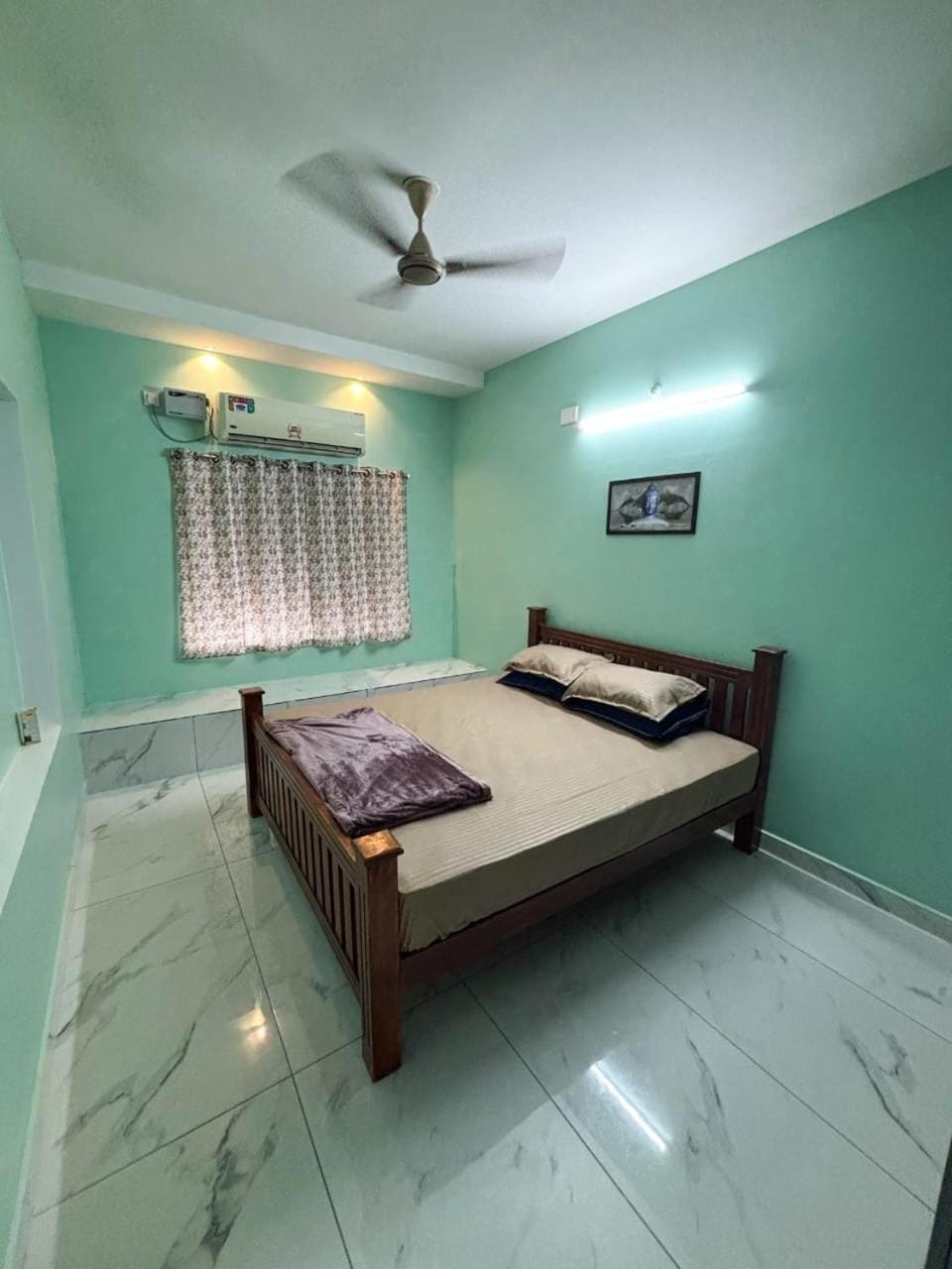 Bed, Photo of the whole room, Bedroom