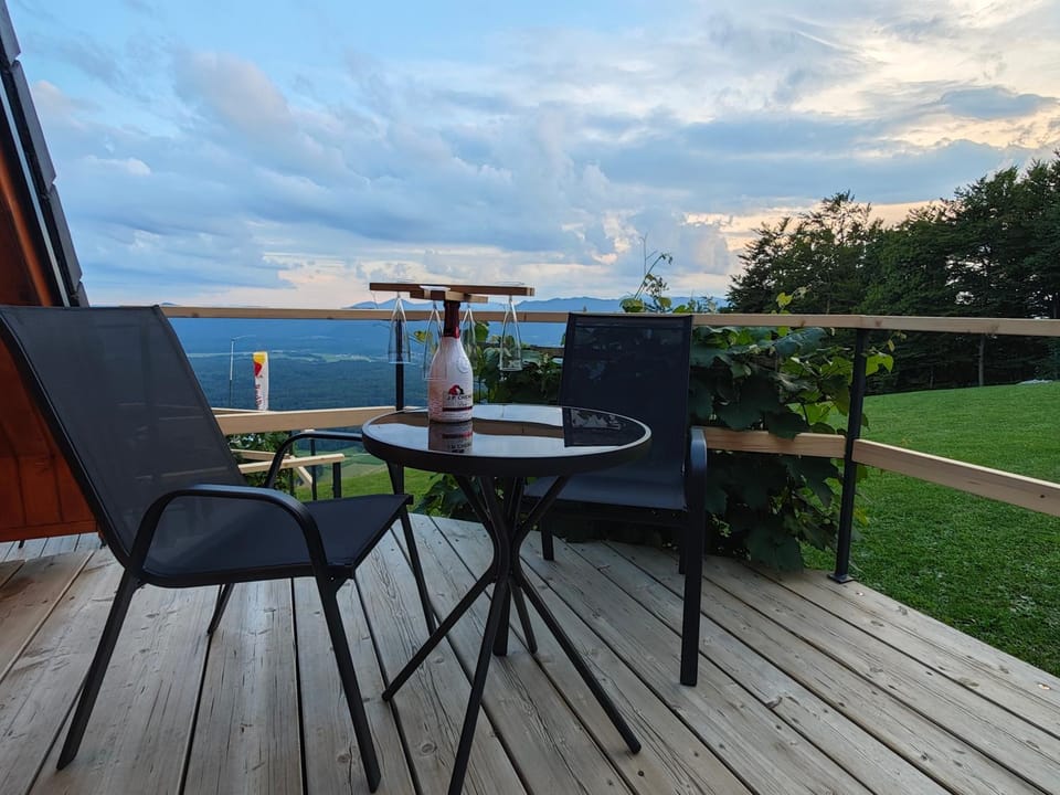 Patio, Day, Natural landscape, Garden, View (from property/room), Balcony/Terrace