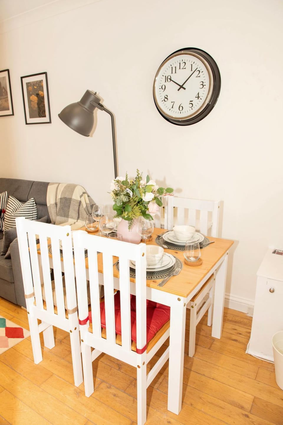 Seating area, Dining area