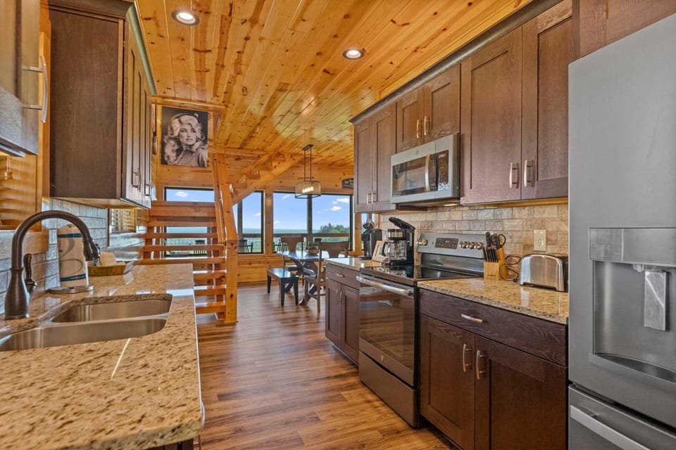 Kitchen or kitchenette, kitchen