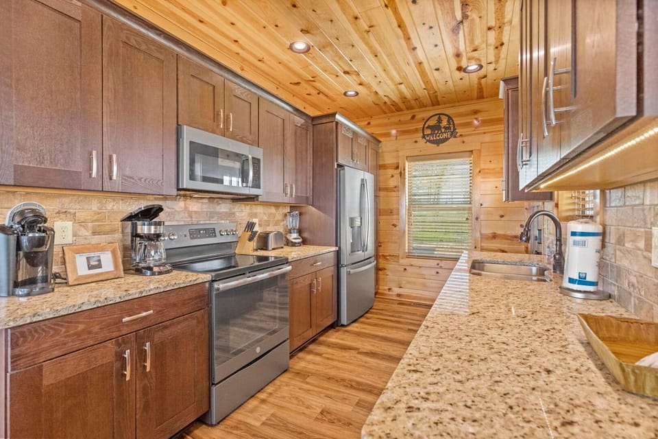 Kitchen or kitchenette, kitchen