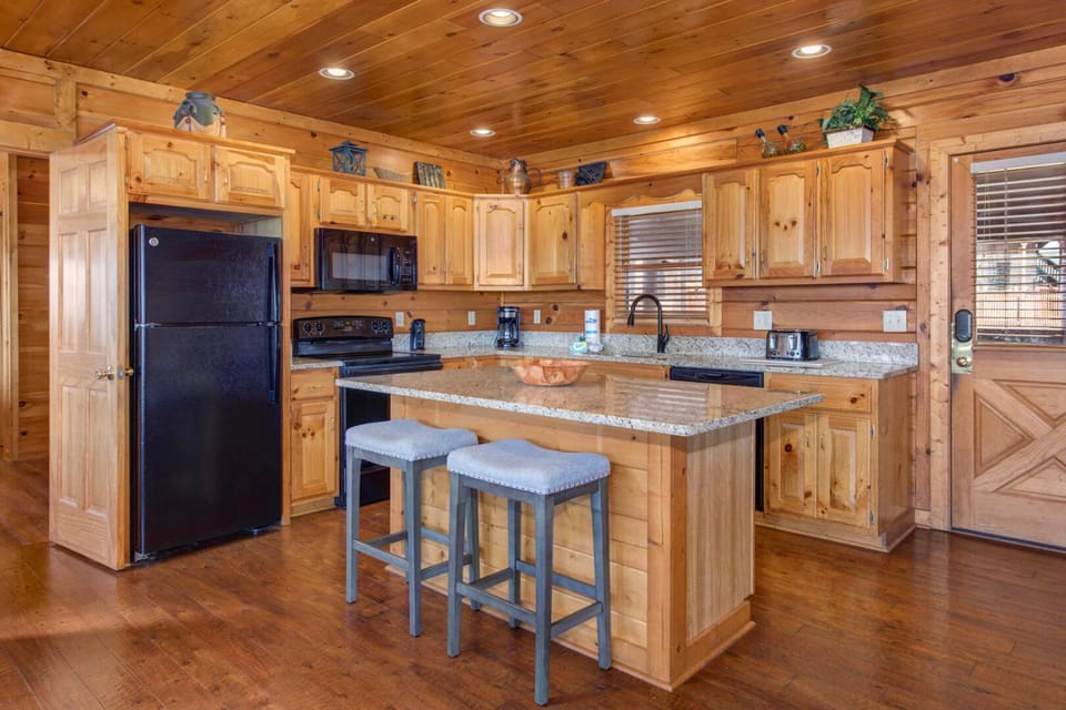 Kitchen or kitchenette, kitchen
