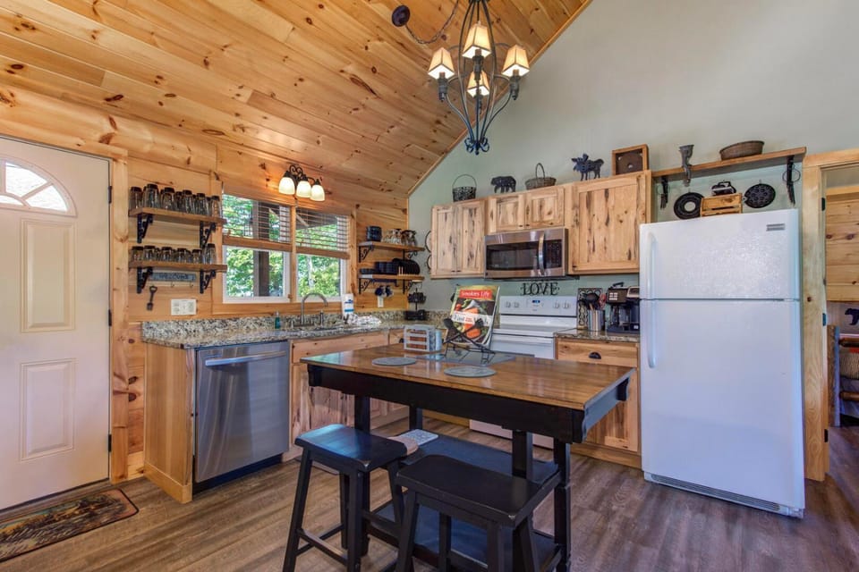 Kitchen or kitchenette, kitchen