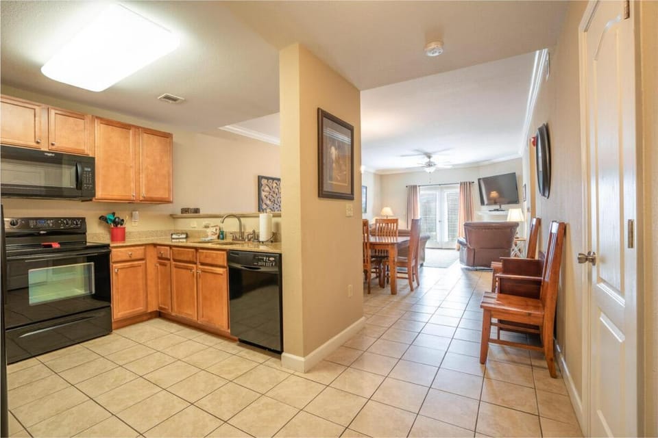 Kitchen or kitchenette, kitchen