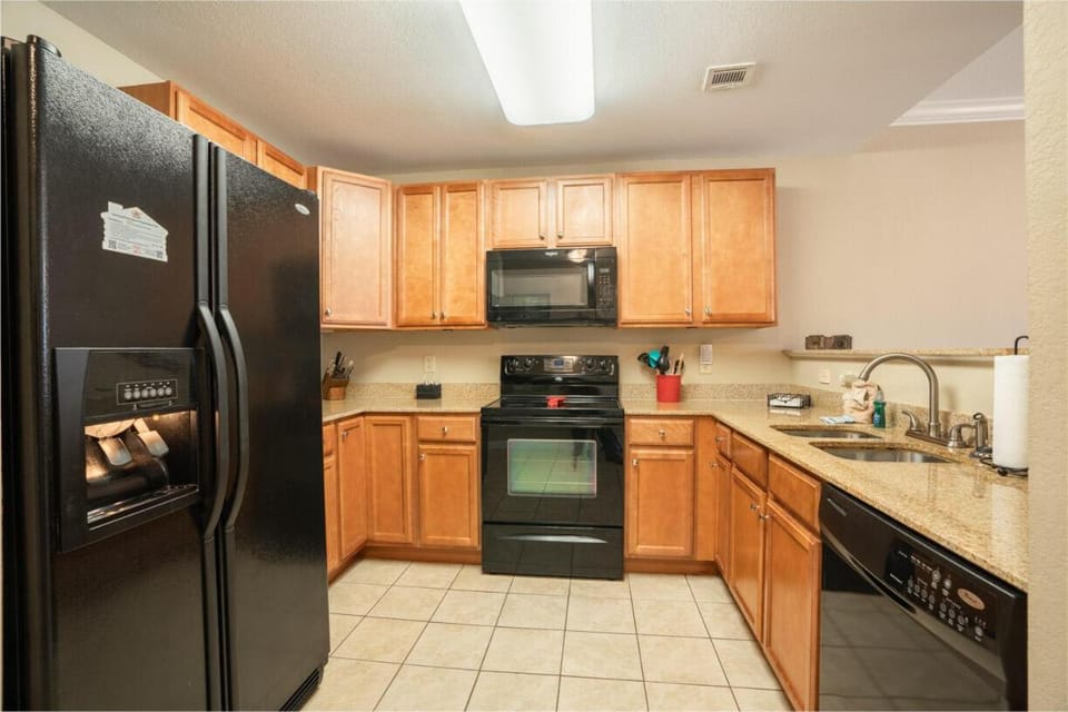 Kitchen or kitchenette, kitchen